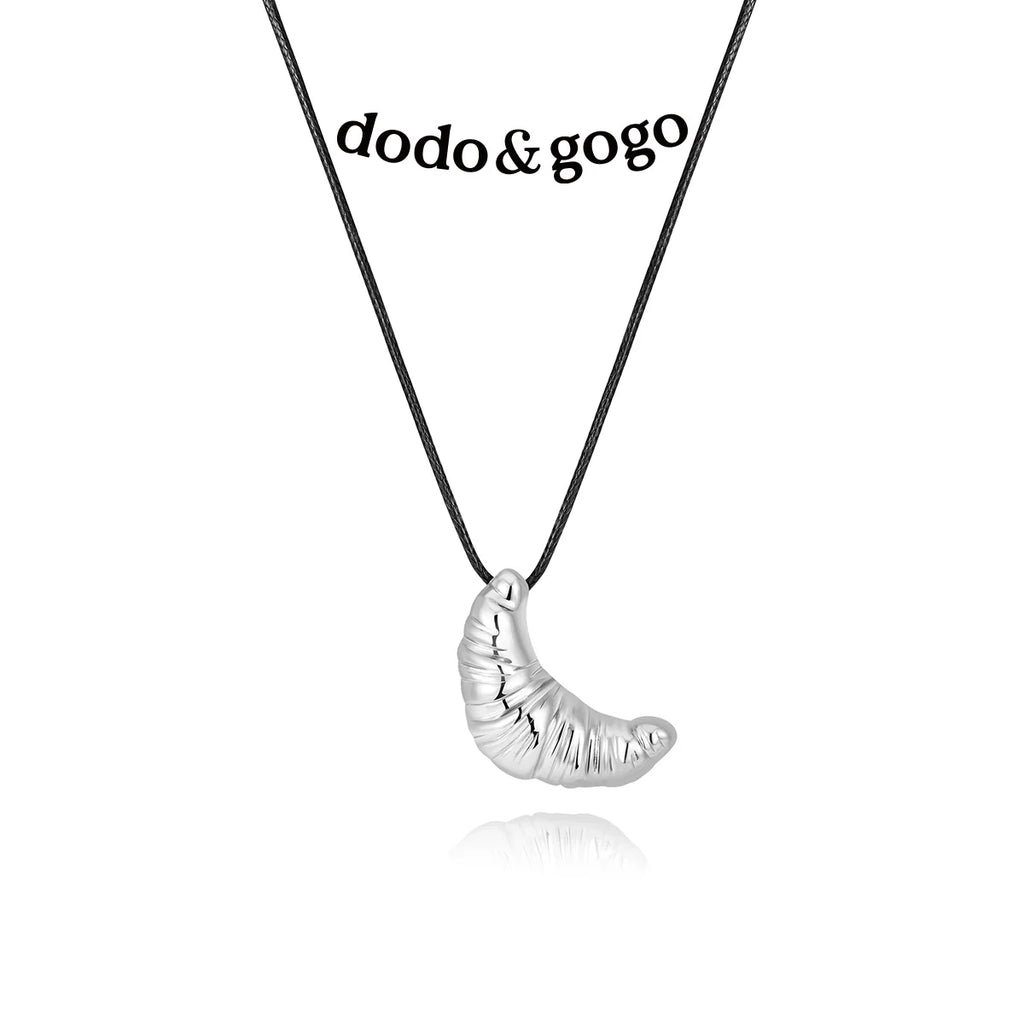 DODOGOGO Minimalist Croissant Necklace