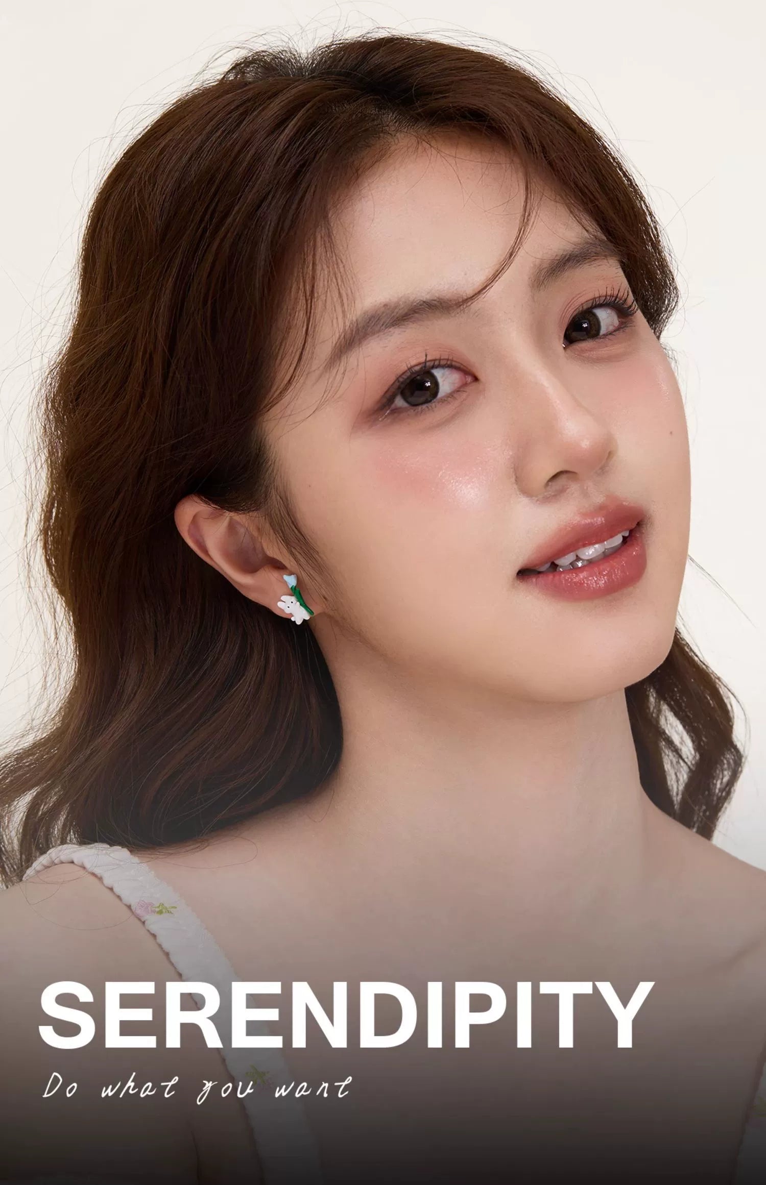 DODOGOGO Sweet Little Fresh Asymmetrical Rabbit Earrings