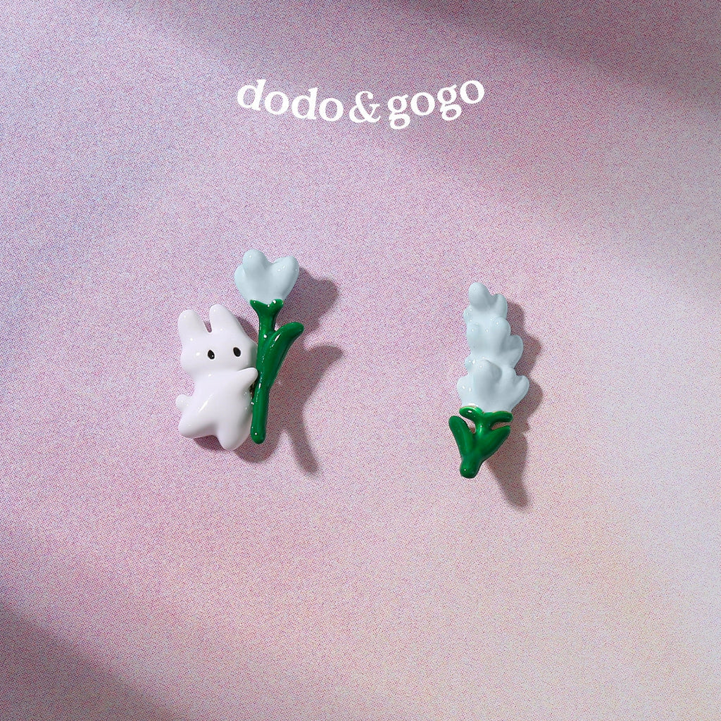 DODOGOGO Sweet Little Fresh Asymmetrical Rabbit Earrings