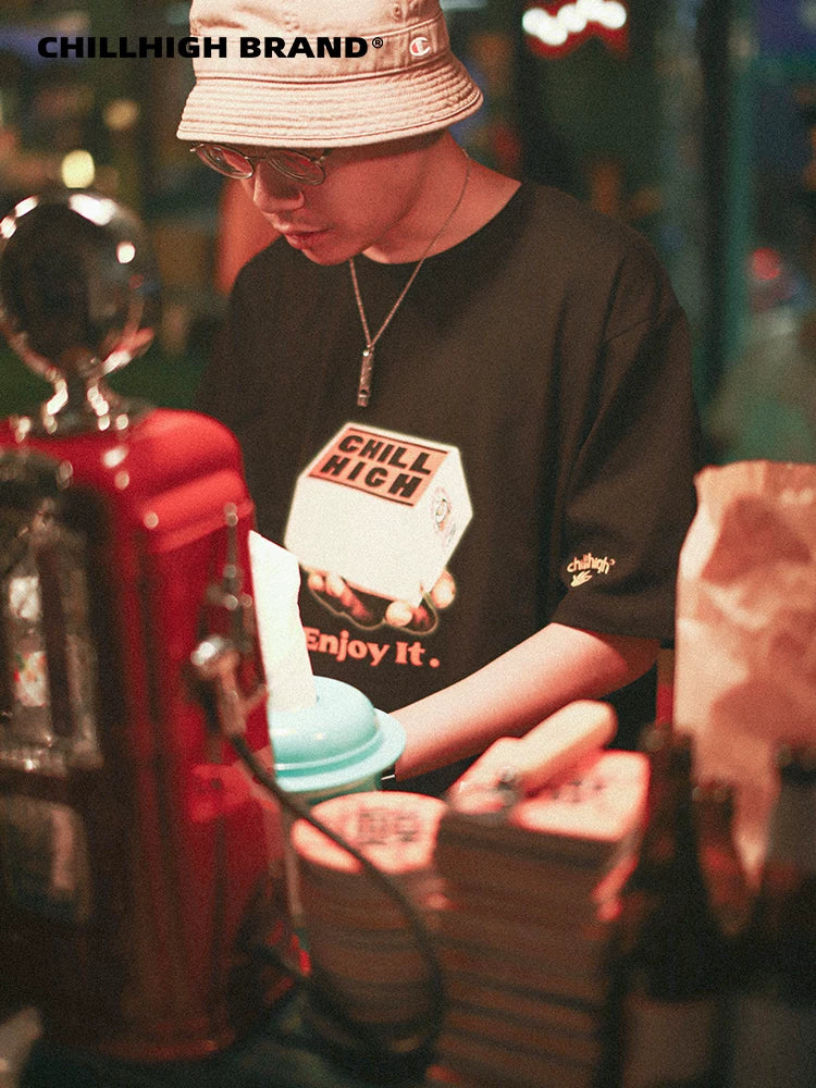 Chillhigh Delicious Burger Shop Theme Print Crew Neck Tee