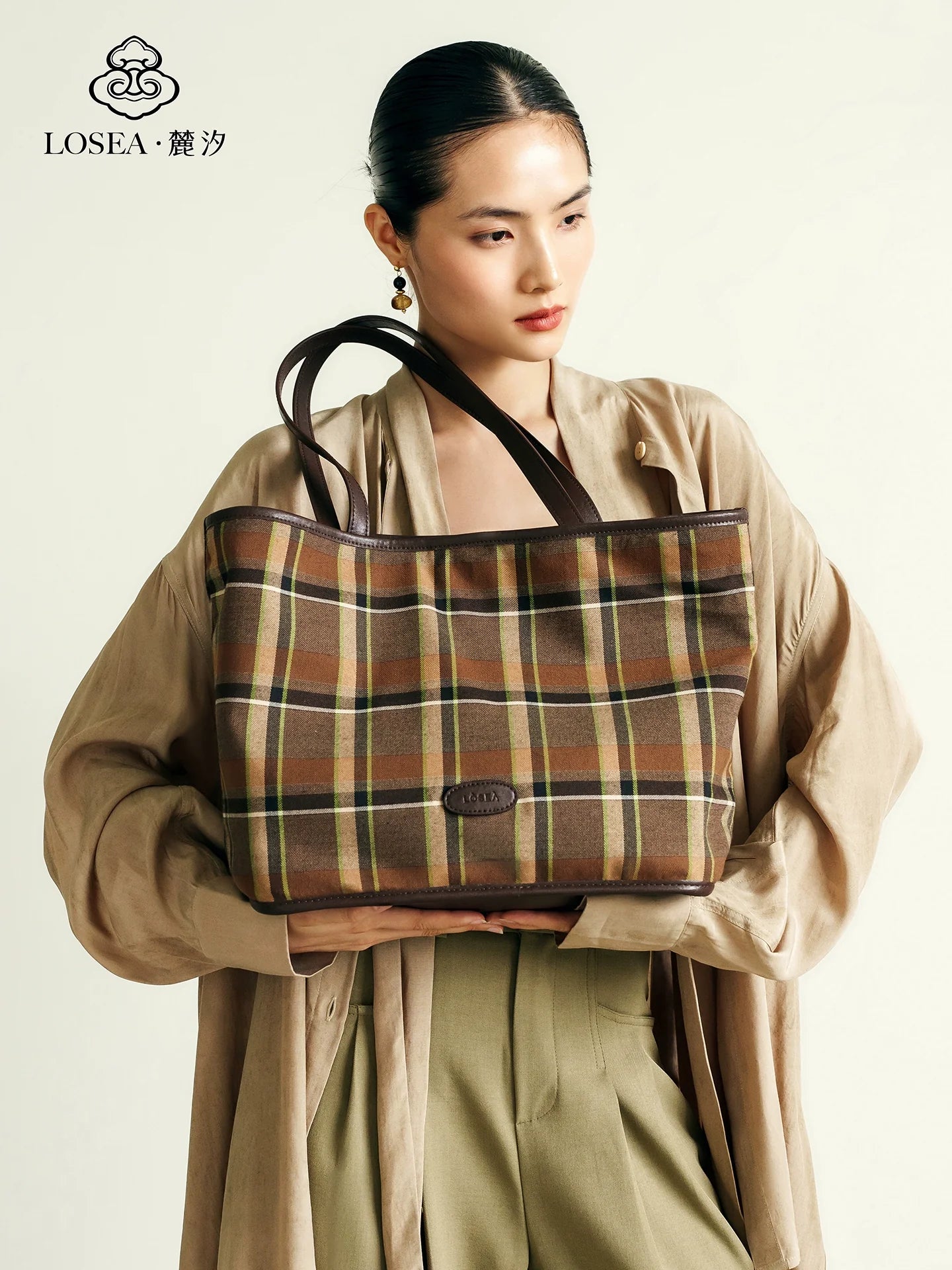 LOSEA "All Things Grow" Tie-dye flocking large-capacity tote bag