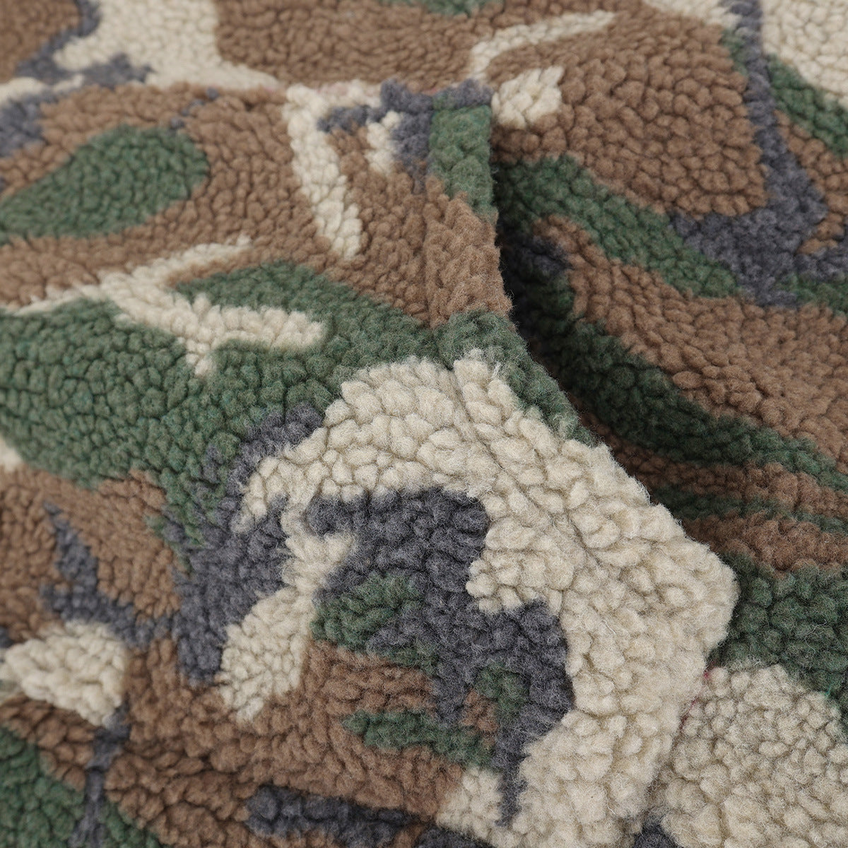 SUPER WAY Vintage Camo Lamb Fleece Hooded Sweater