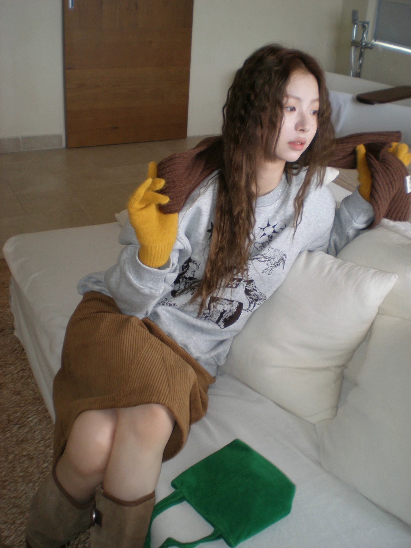 CCKOK Warm Monochrome Print Velvet Sweatshirt