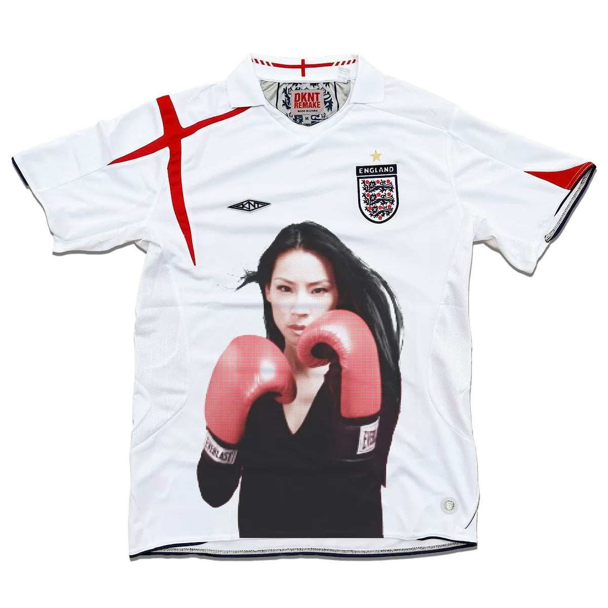REMAKE Red Gloves Portrait Retro Jersey Tee
