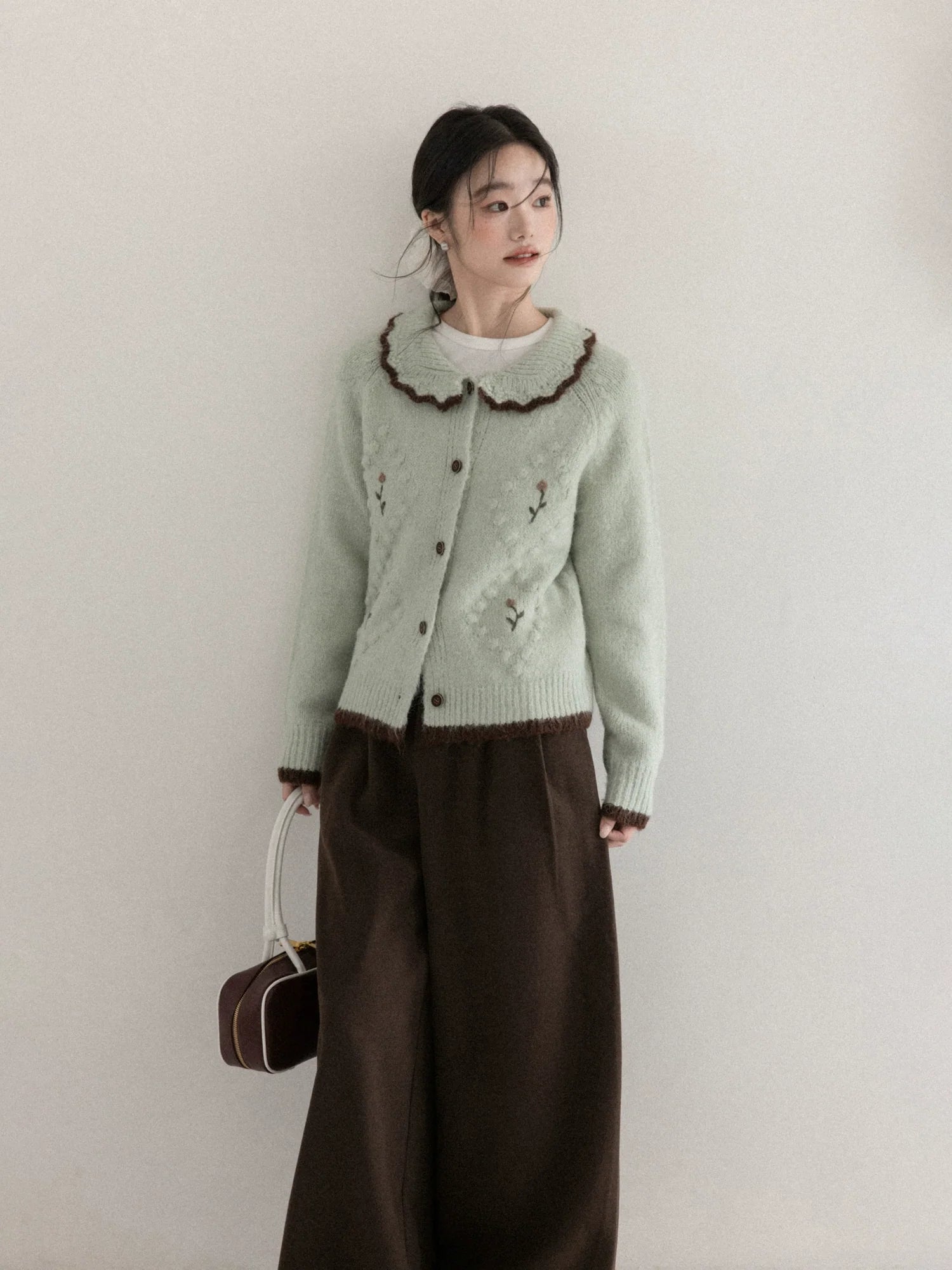 Cantonstory Soft Waxy Sweet Lapel Knit Sweater