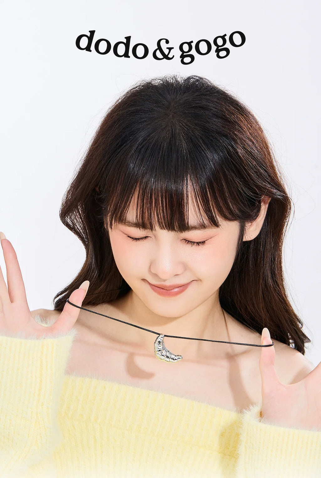 DODOGOGO Minimalist Croissant Necklace