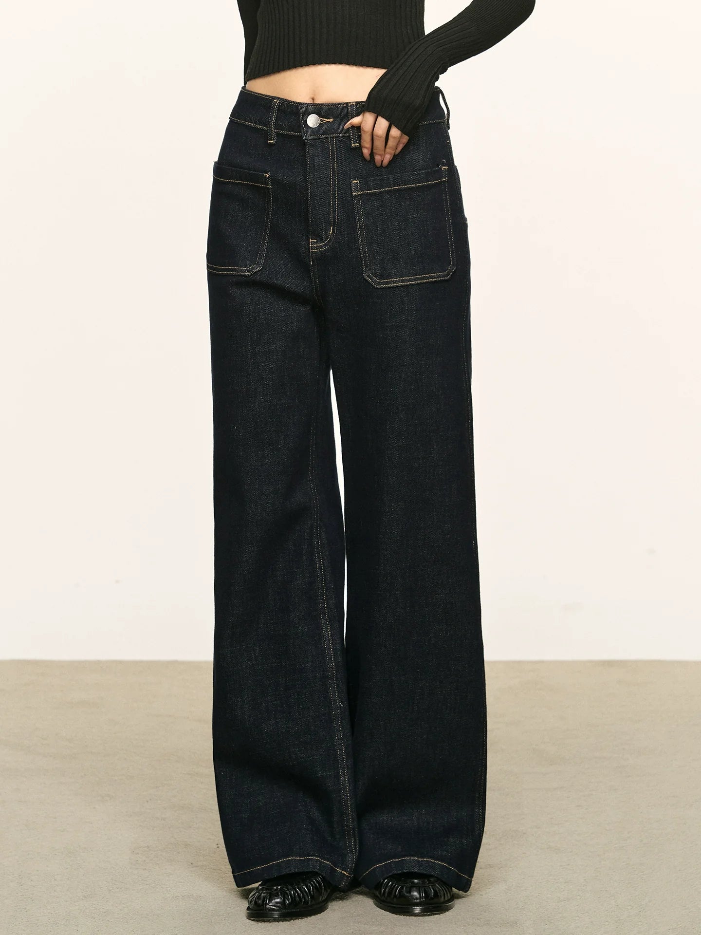 Anna Aneae Mid-rise Straight Jeans