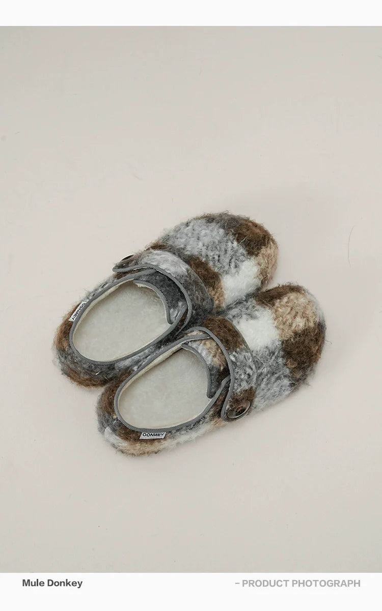 Donkey Contrasts Colors and Lazes in Mueller Shoes