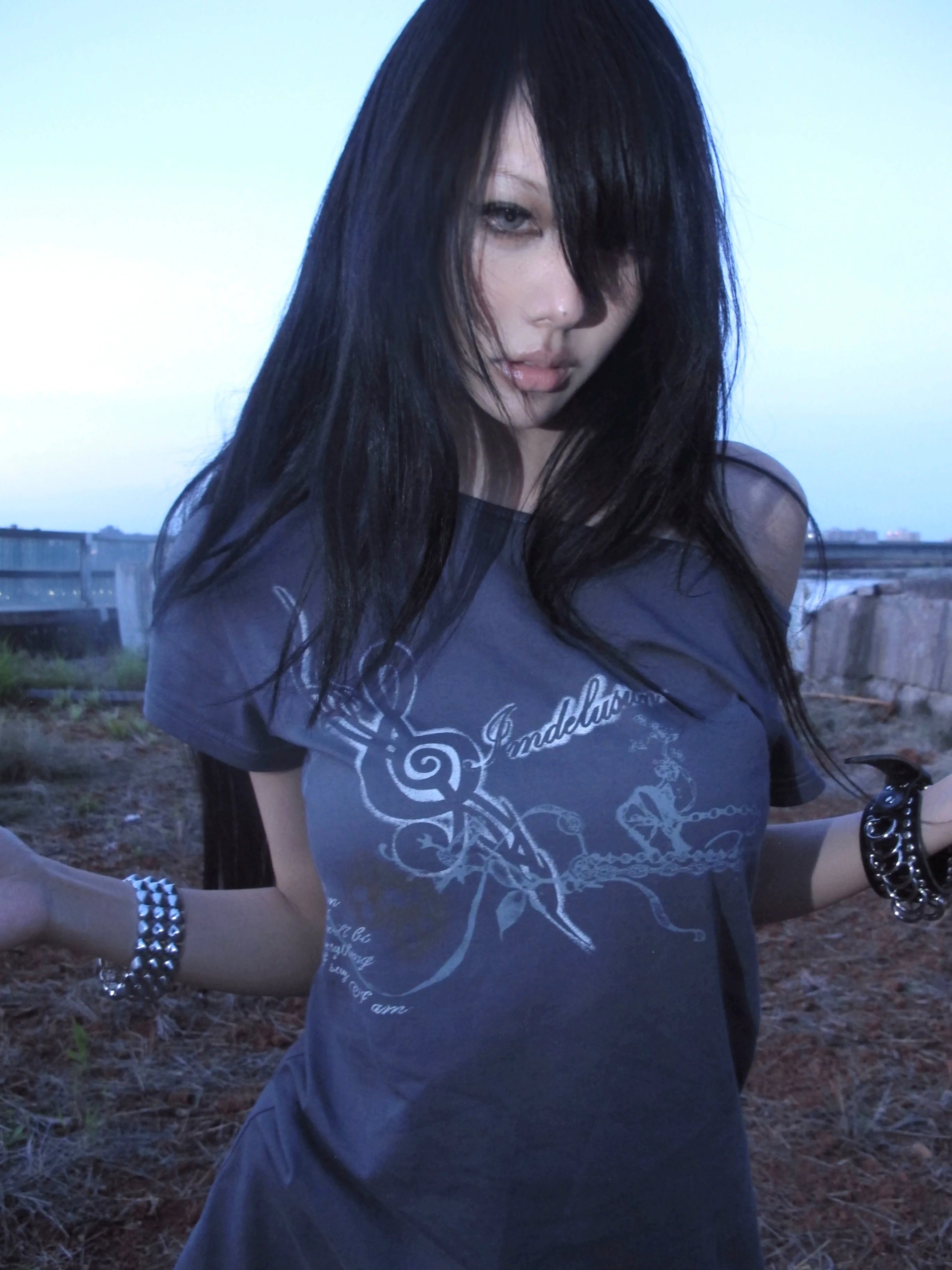 Imdelusion Open Shoulder Slant Shoulder Elastic Slim Tee