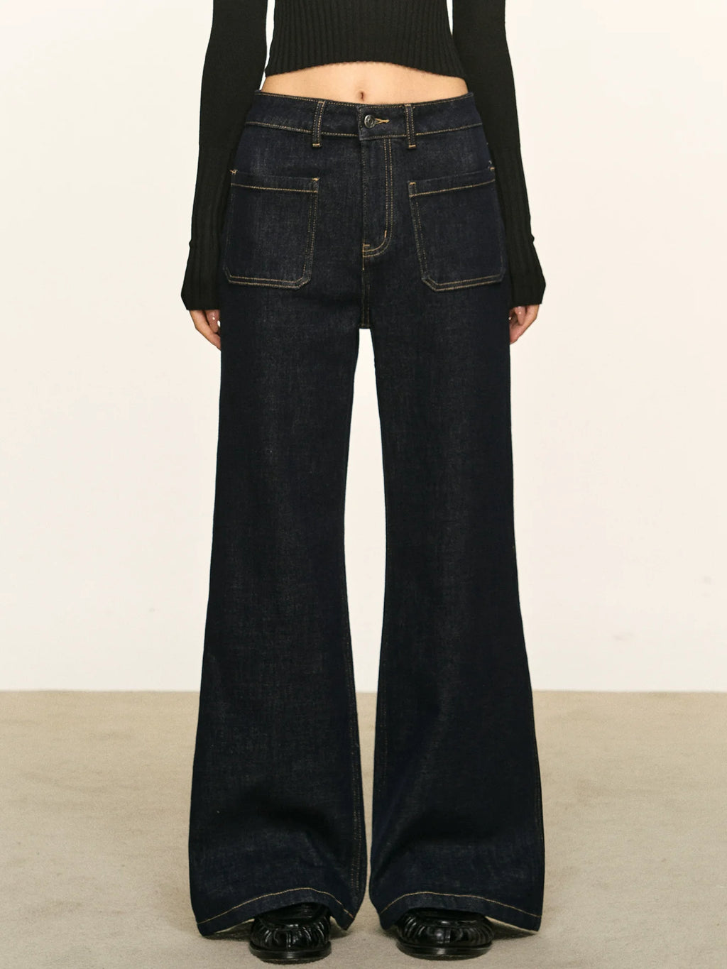 Anna Aneae Mid-rise Straight Jeans