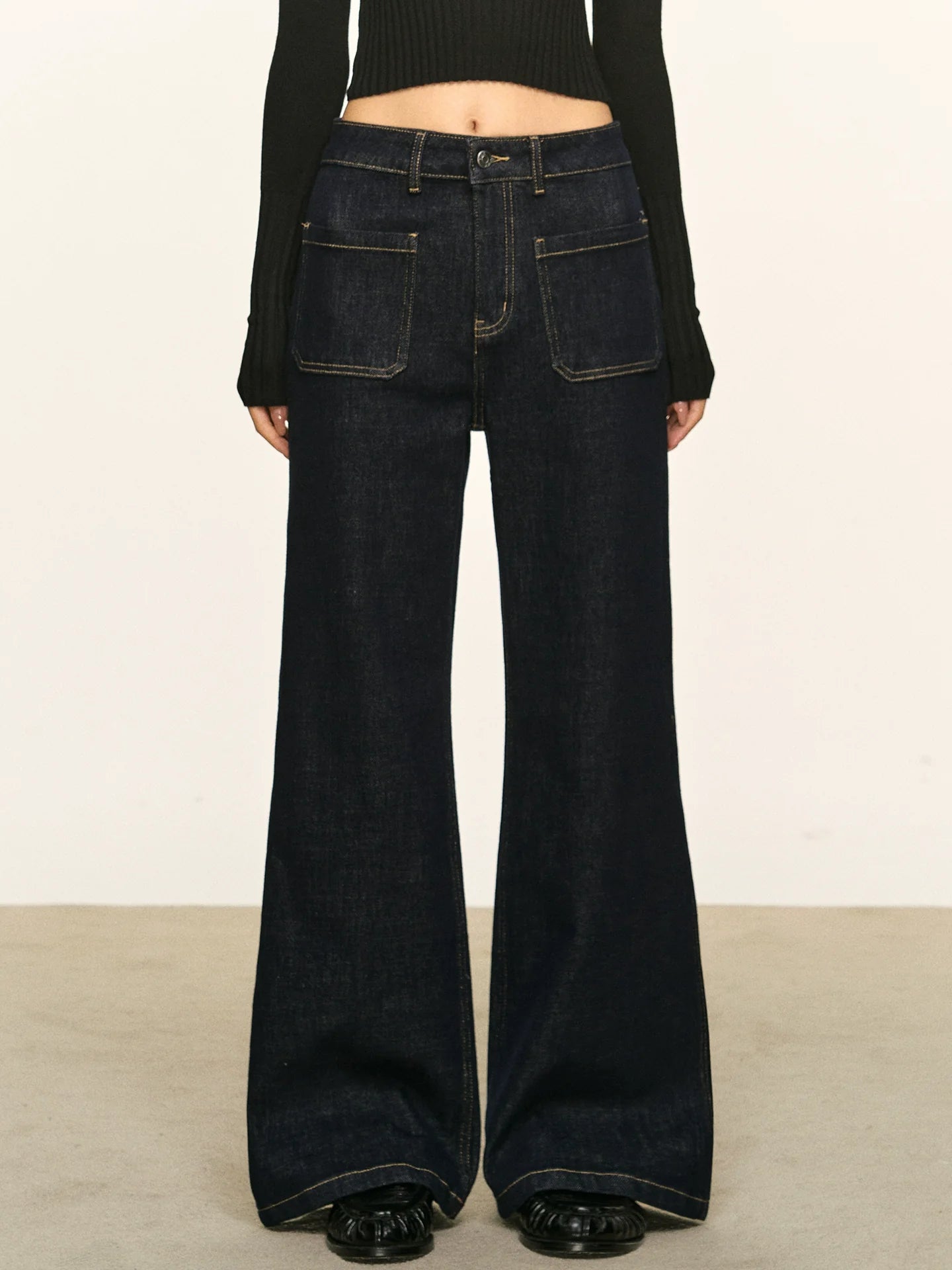 Anna Aneae Mid-rise Straight Jeans