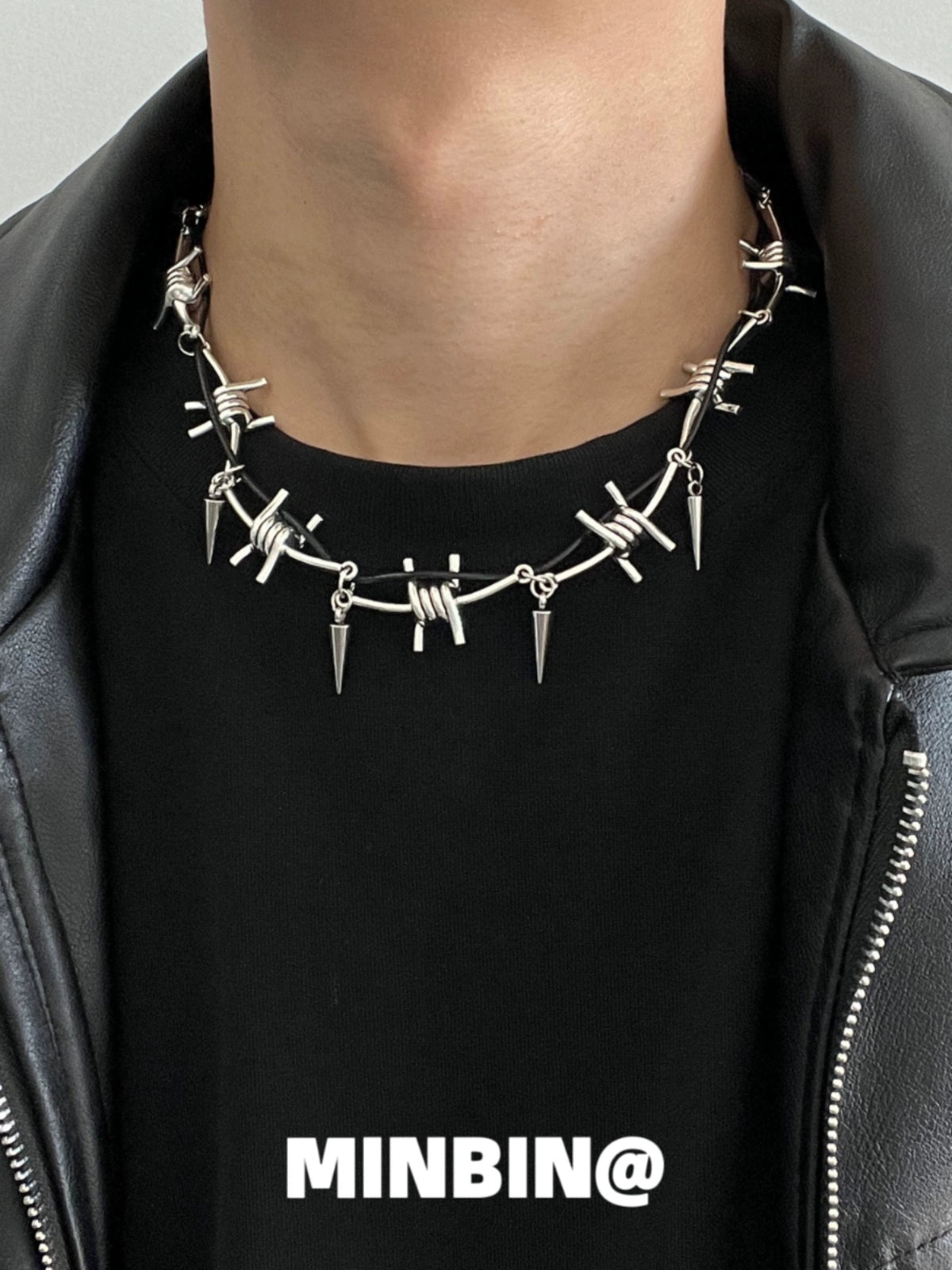 Winding Thorn Rivet Punk Clavicle Necklace