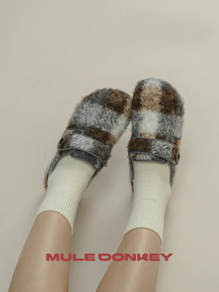 Donkey Contrasts Colors and Lazes in Mueller Shoes