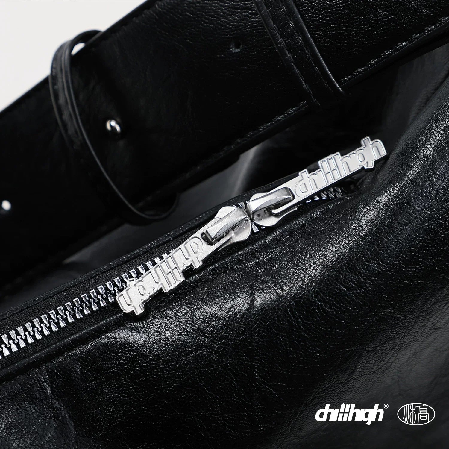 ChillHigh Leather Minimalist Large Capacity Messenger Bag