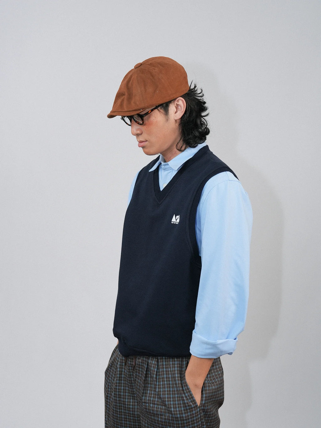 O3PARK Vintage College Style Sleeveless Sweater