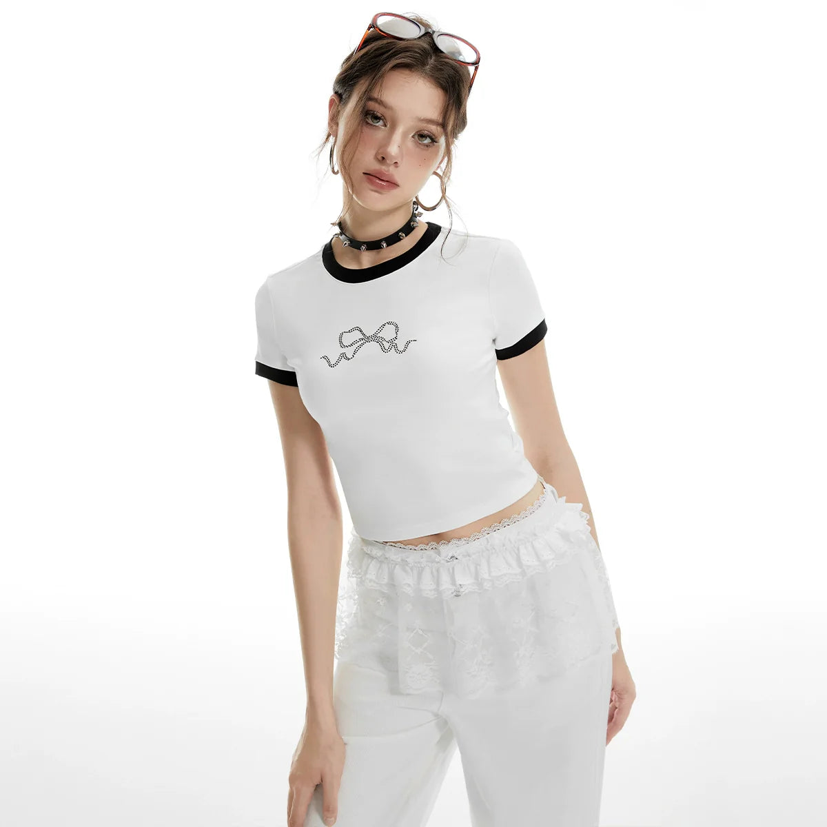Imone Contrasting Bow Hot Diamond Round Neck Tee