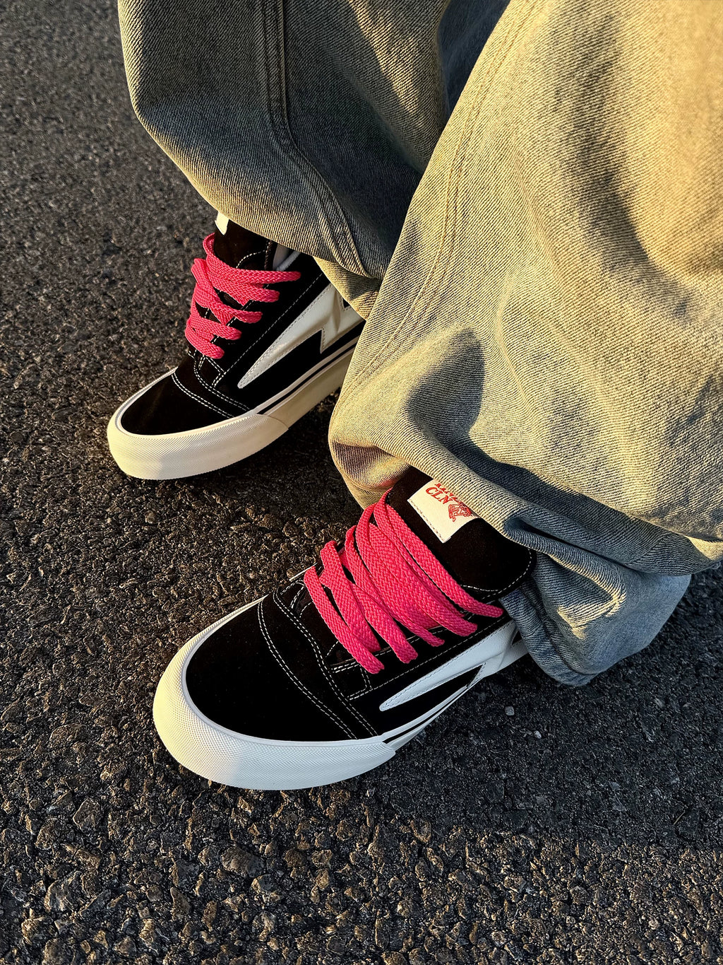 Black White Classic Fat Bread Lightning Afro Sneakers