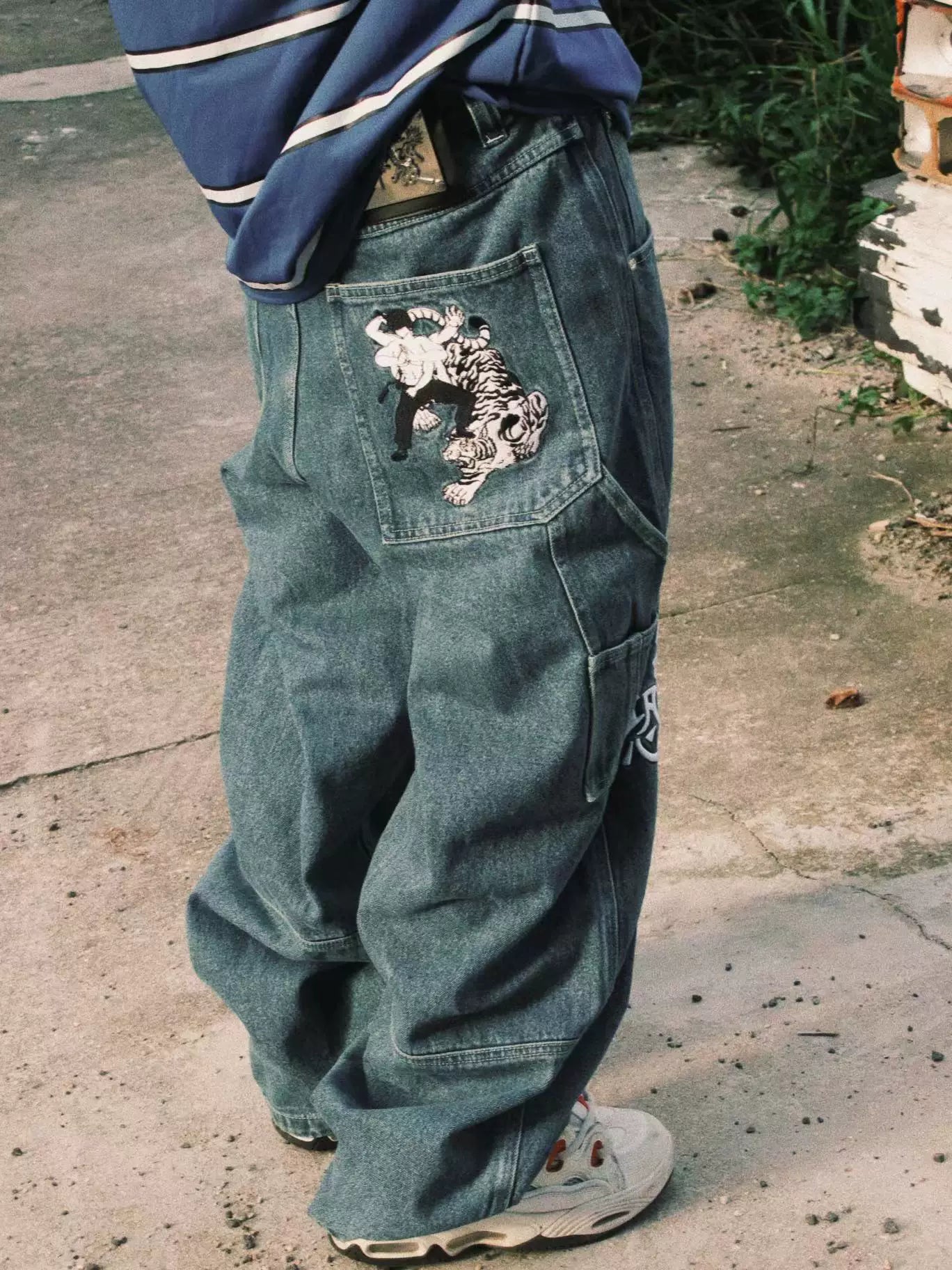 GameOne Enter The Dragon Loose Straight Jeans