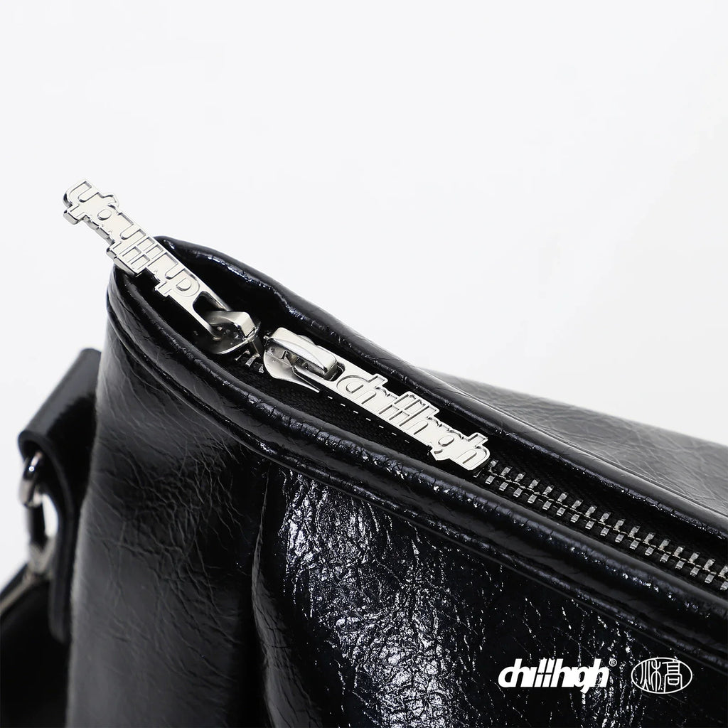 ChillHigh Simple Diagonal Hanging Portable Large-capacity Travel Bag