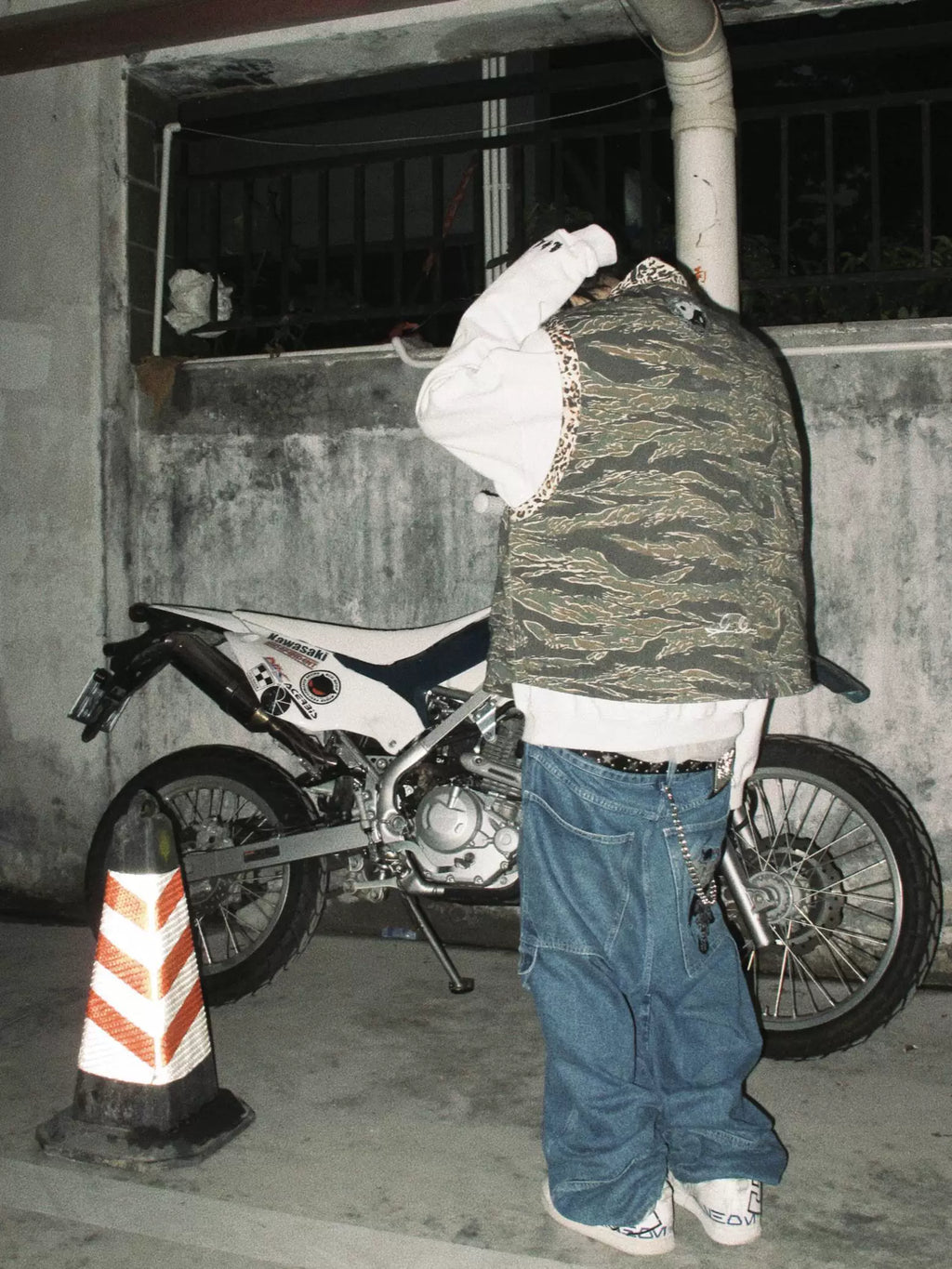 GameOne Enter The Dragon Loose Straight Jeans