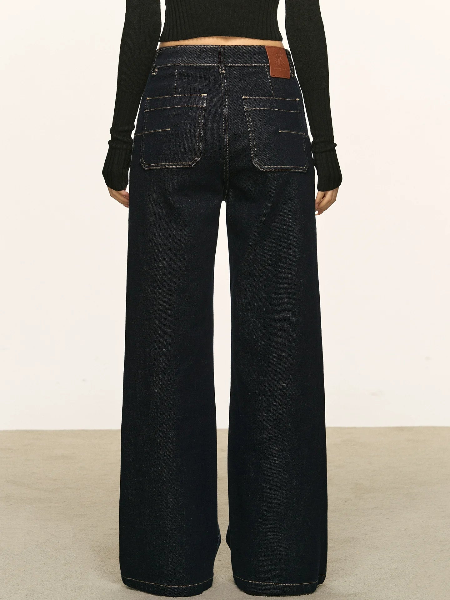 Anna Aneae Mid-rise Straight Jeans