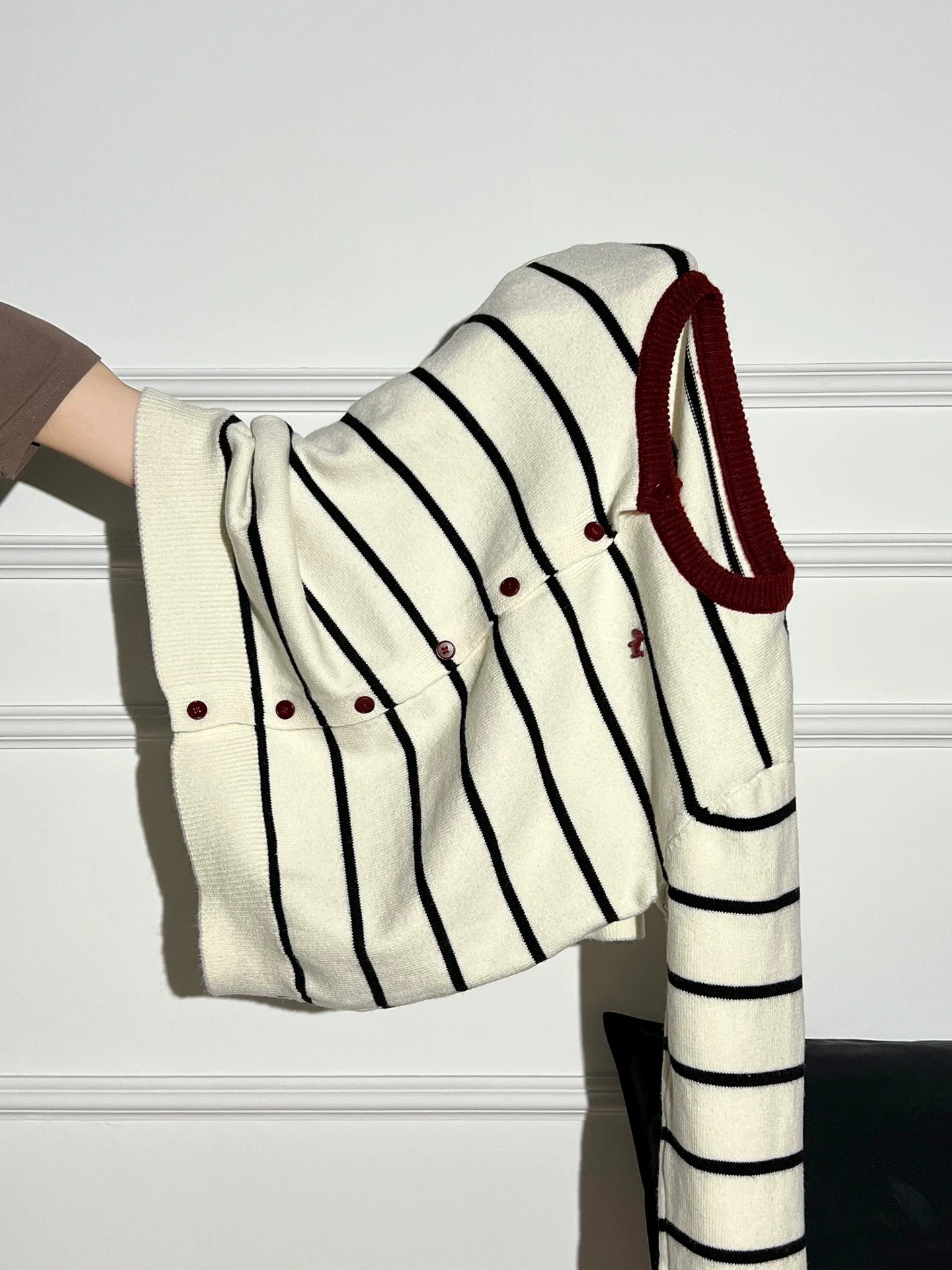 AUDISTY Pony Embroidery Contrast Striped Sweater Cardigan