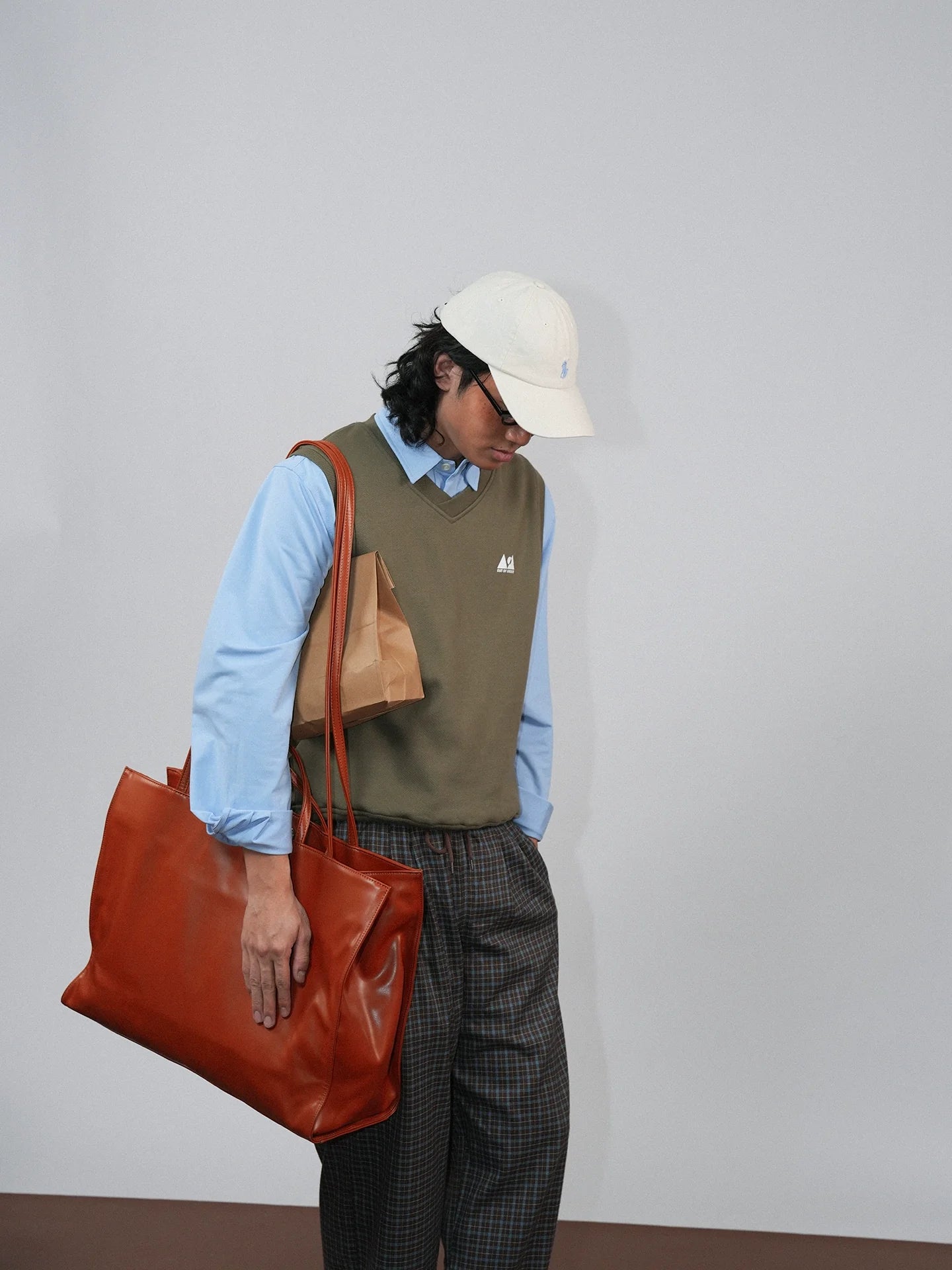 O3PARK Vintage College Style Sleeveless Sweater