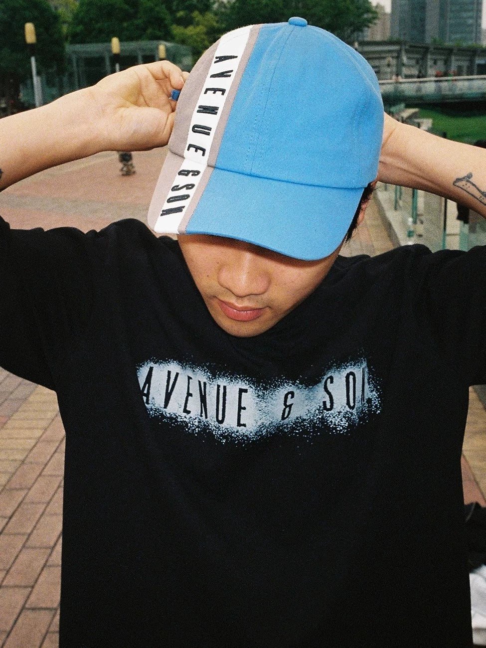 AVENUE & SON Embroidered Logo Curved Brim Baseball Cap