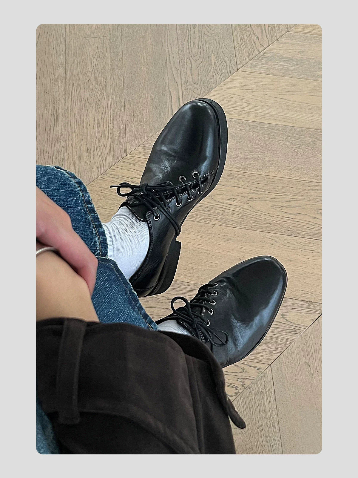 HANQIAORJI Diagonal Lace-up Horse Leather Pointed Leather Shoes