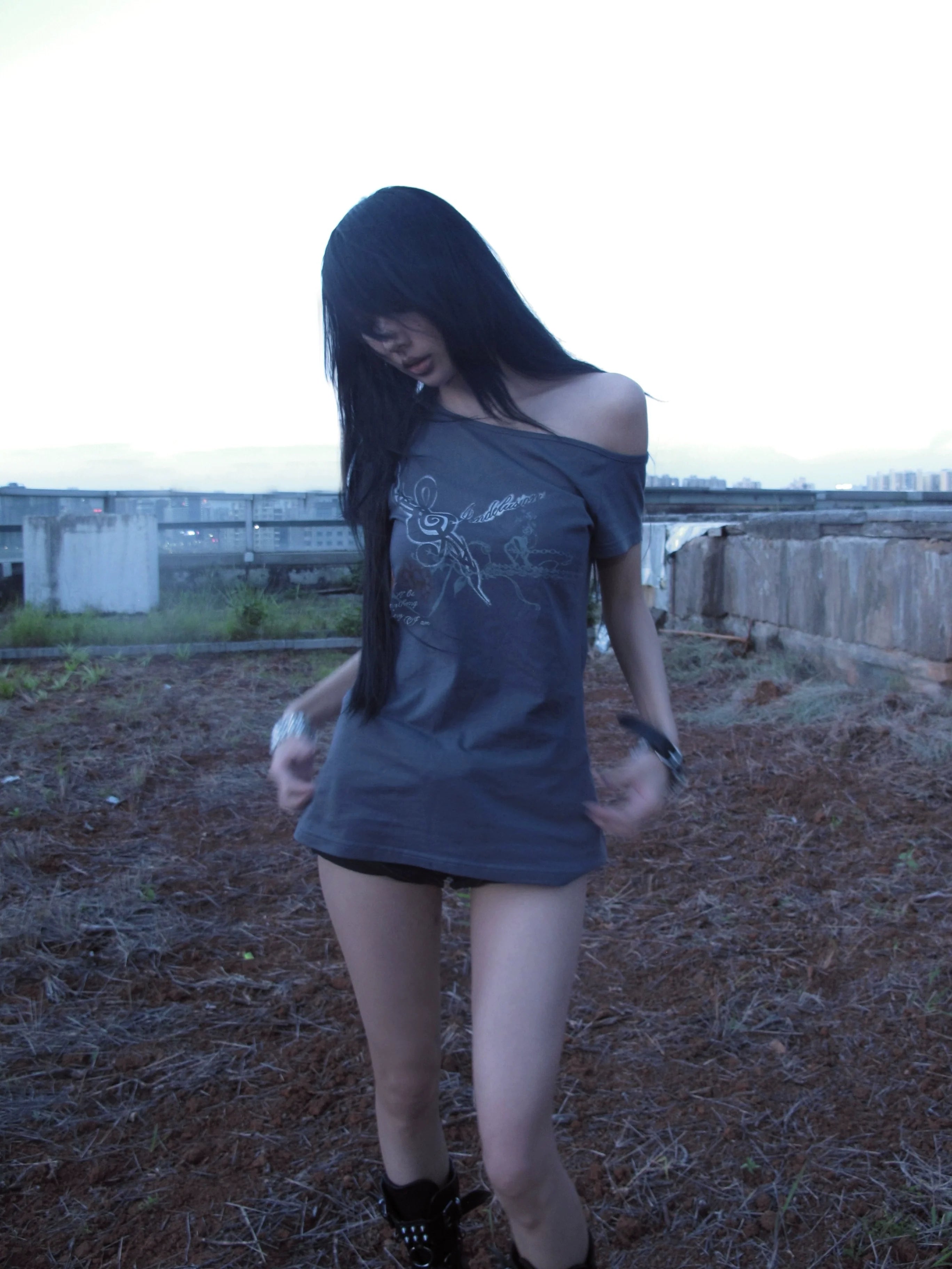 Imdelusion Open Shoulder Slant Shoulder Elastic Slim Tee