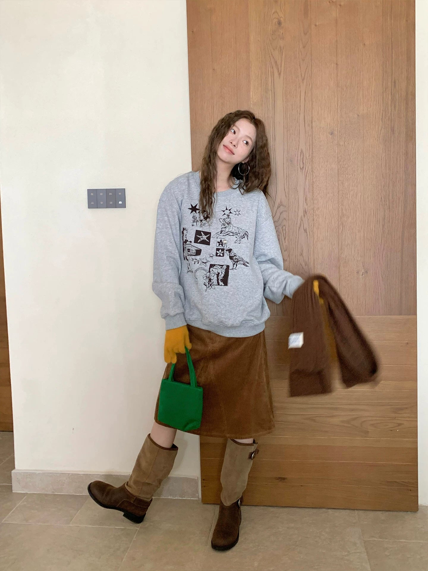 CCKOK Warm Monochrome Print Velvet Sweatshirt